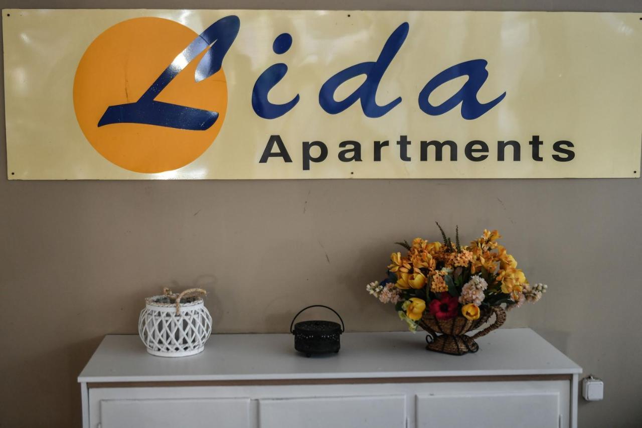 Lida Apartments Kalamata Bagian luar foto